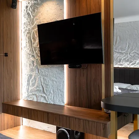 Ah Radnica Jacuzzi Lejlighed *